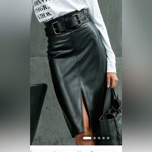 Elegant Black faux Leather Pencil Skirt with Belt